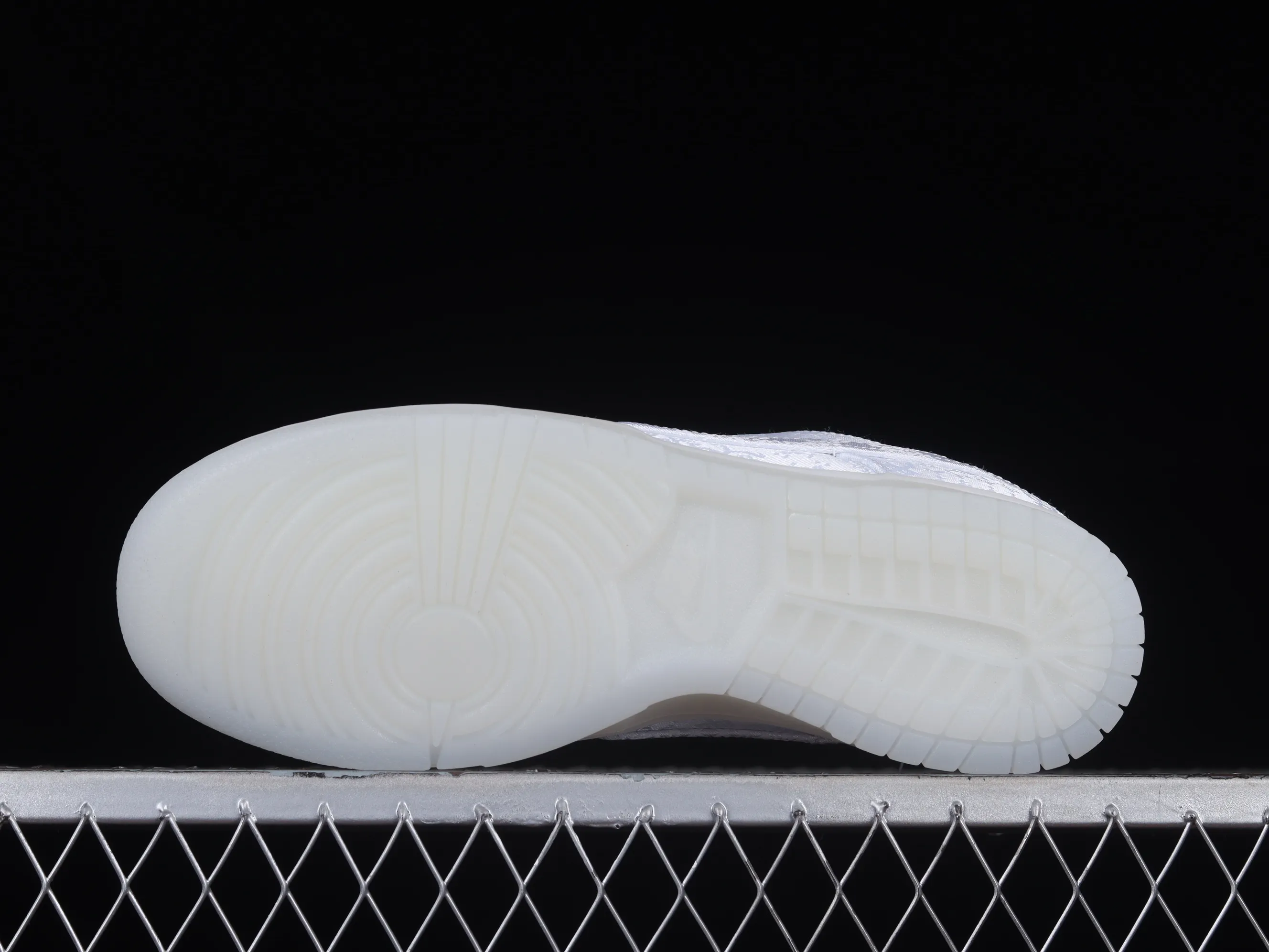 All Categories Nk SB Dunk Series Nk SB Dunk Low Low-top sneakers F version Nk Dunk Low x Fragment